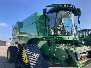 2022 John Deere S780 Equipment Image0