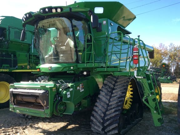 2022 John Deere S780 Equipment Image0