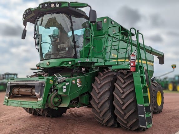 Main image John Deere S780