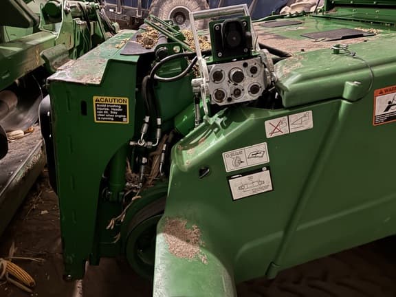 Image of John Deere S780 equipment image 3