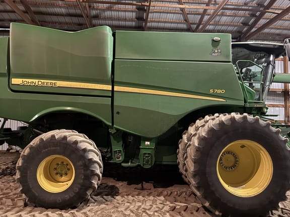 2022 John Deere S780 Equipment Image0