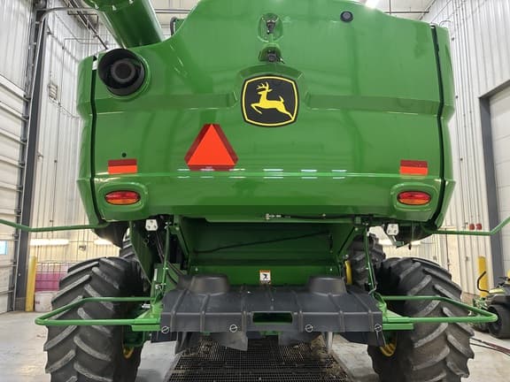 Image of John Deere S780 equipment image 4
