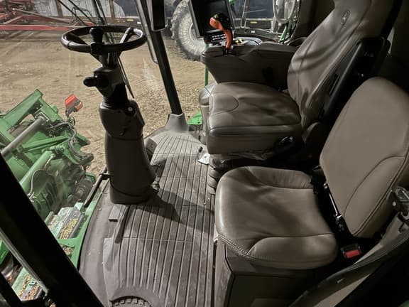 Image of John Deere S780 equipment image 2