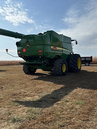 Image of John Deere S780 equipment image 1