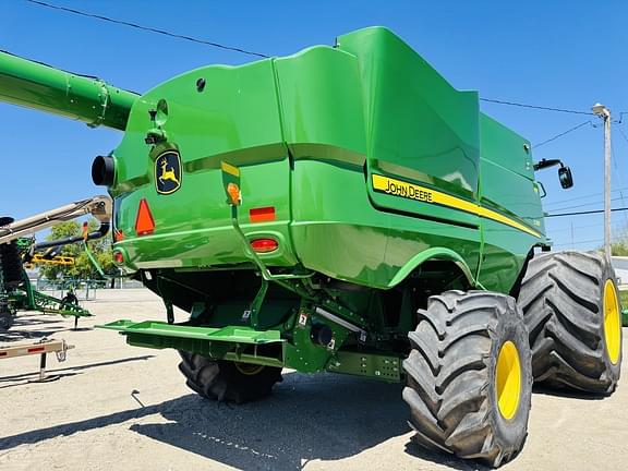 Image of John Deere S780 equipment image 4