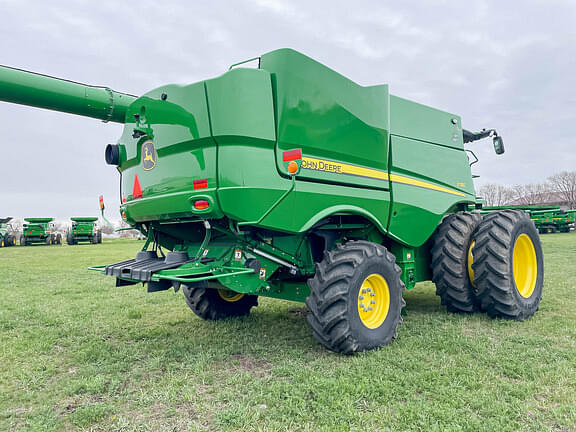 Image of John Deere S780 equipment image 4