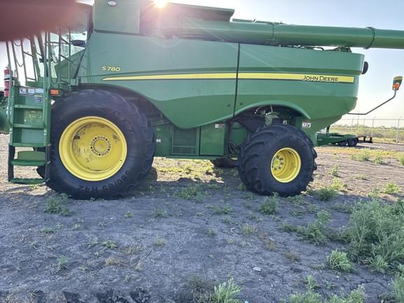 Image of John Deere S780 equipment image 3