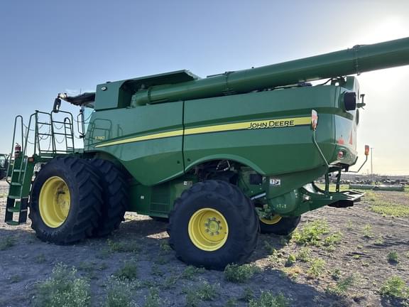 Image of John Deere S780 equipment image 2