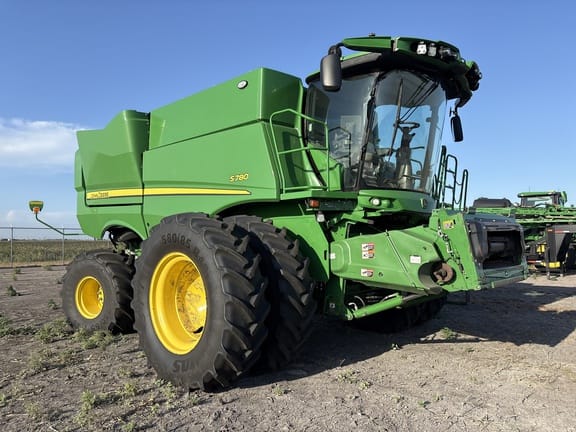 2022 John Deere S780 Equipment Image0