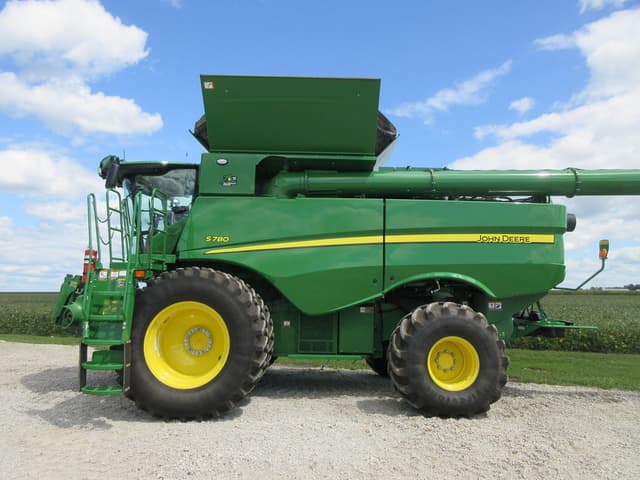 Image of John Deere S780 equipment image 1