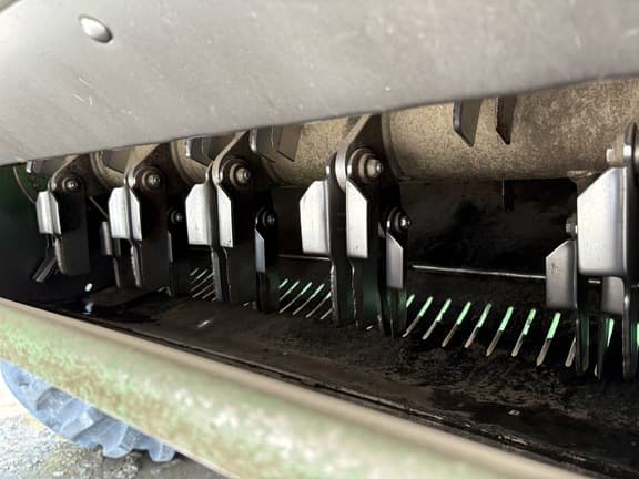 Image of John Deere S780 equipment image 4