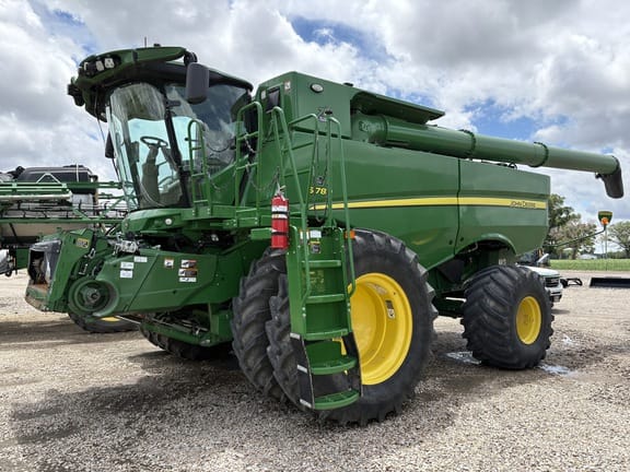 2022 John Deere S780 Equipment Image0