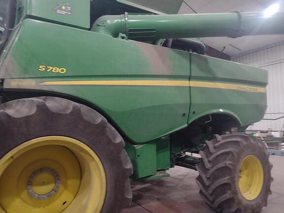 Image of John Deere S780 equipment image 2