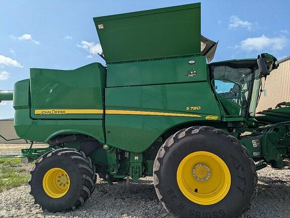 Image of John Deere S780 equipment image 4