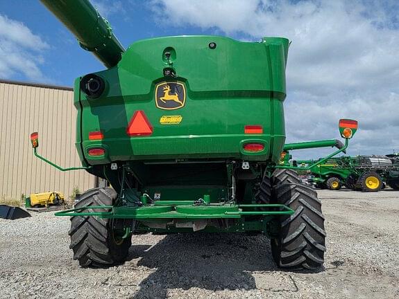 Image of John Deere S780 equipment image 2