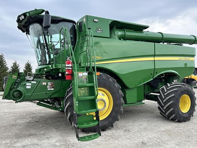 Image of John Deere S780 equipment image 1