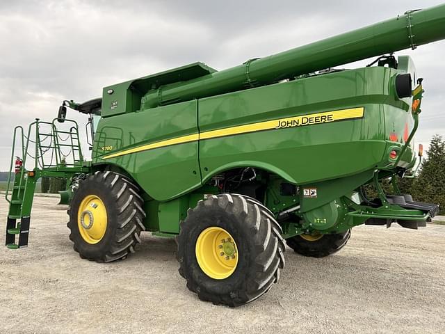 Image of John Deere S780 equipment image 4