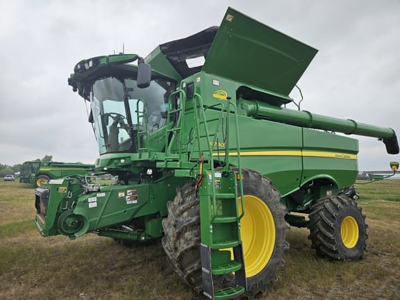2022 John Deere S780 Equipment Image0