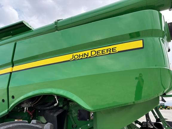 Image of John Deere S780 equipment image 3