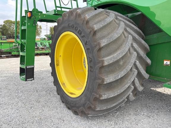 Image of John Deere S780 equipment image 1