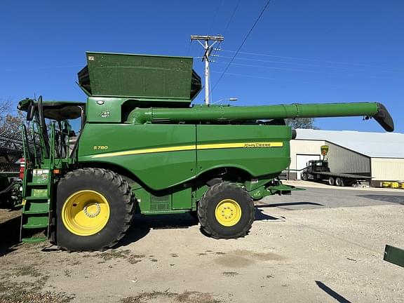 Image of John Deere S780 equipment image 1