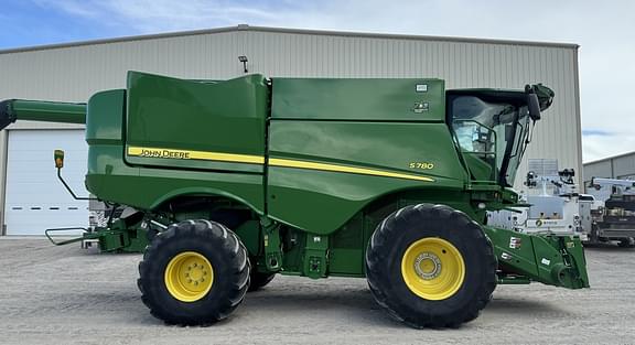 Image of John Deere S780 equipment image 4