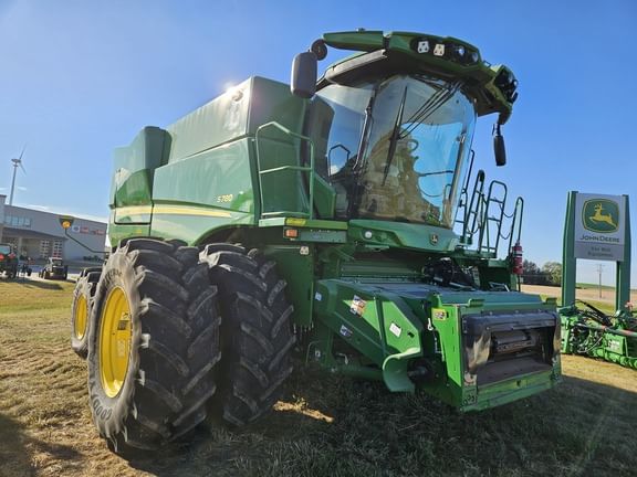 Main image John Deere S780