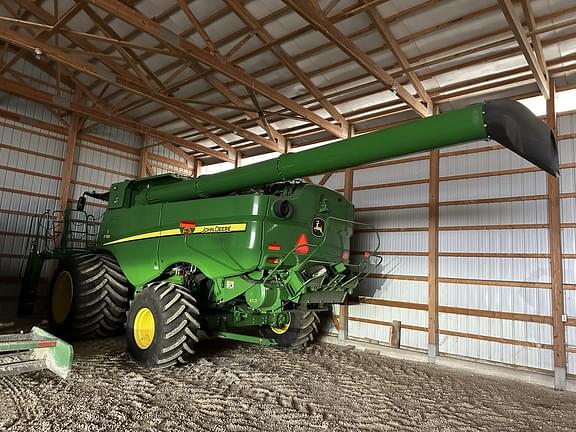 Image of John Deere S780 equipment image 2