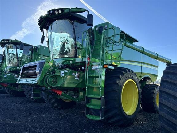 2022 John Deere S780 Equipment Image0