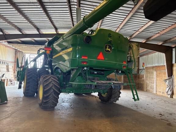 Image of John Deere S780 equipment image 2