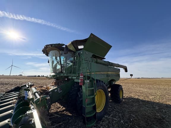 Image of John Deere S780 Primary image