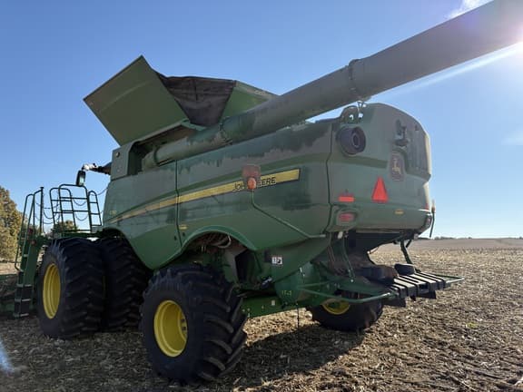 Image of John Deere S780 equipment image 4