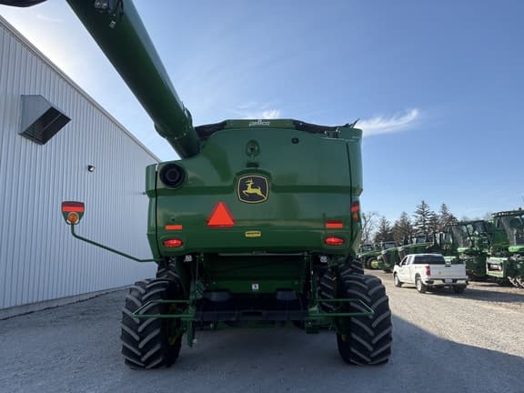 Image of John Deere S780 equipment image 4