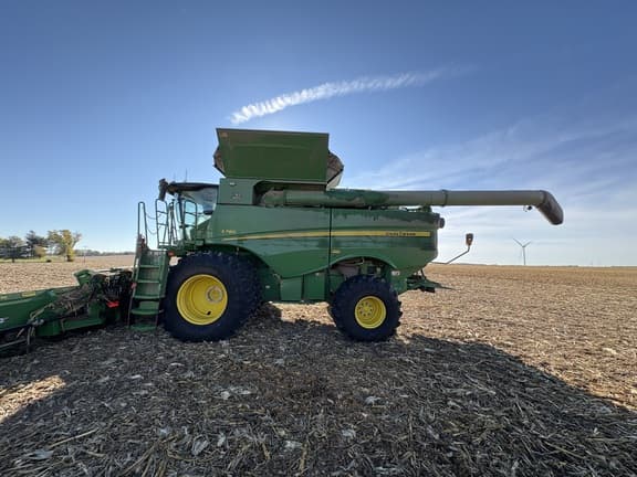 Image of John Deere S780 equipment image 1