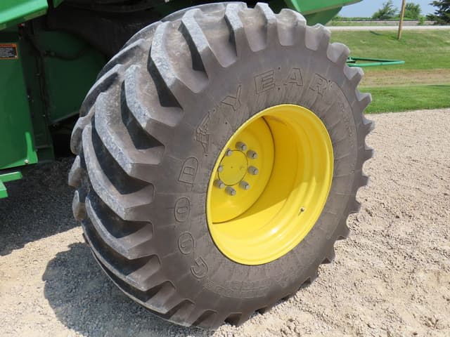 Image of John Deere S780 equipment image 3
