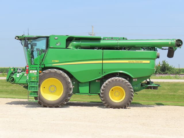 Image of John Deere S780 equipment image 1