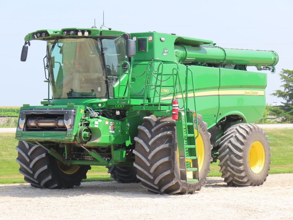 2022 John Deere S780 Equipment Image0