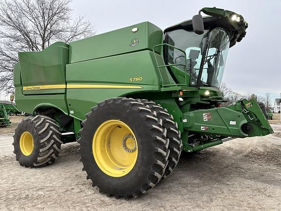 Image of John Deere S780 Image 1