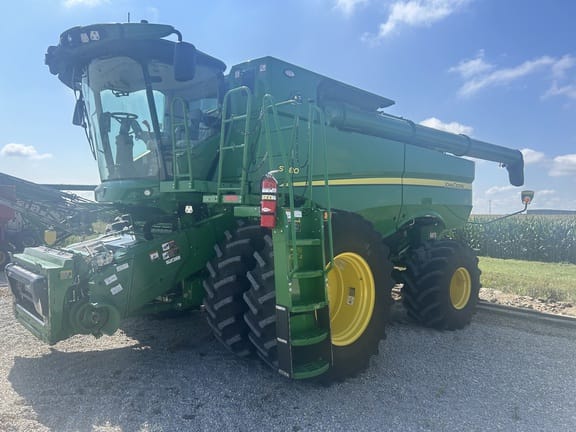 2022 John Deere S780 Equipment Image0