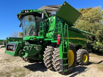 Main image John Deere S780