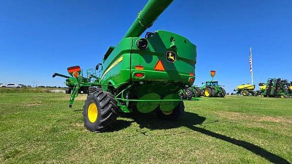 Image of John Deere S780 equipment image 1