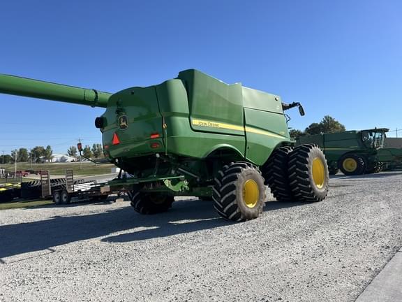 Image of John Deere S780 equipment image 4