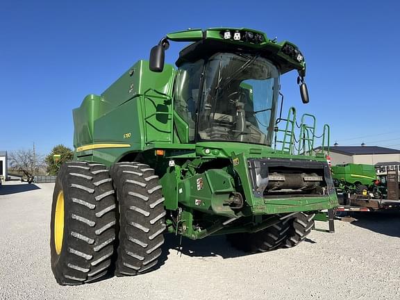 Image of John Deere S780 equipment image 1