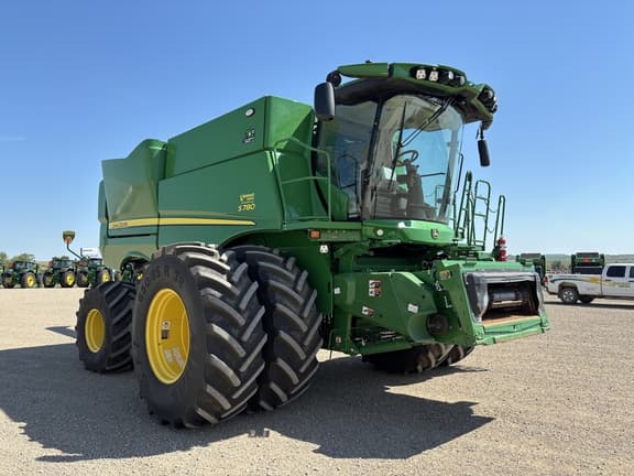 Image of John Deere S780 equipment image 4