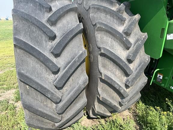Image of John Deere S780 equipment image 1