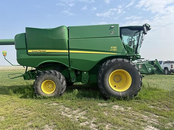 Image of John Deere S780 equipment image 4