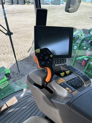 Image of John Deere S780 equipment image 4