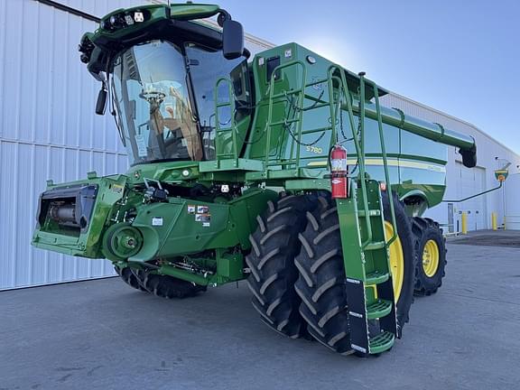 Image of John Deere S780 equipment image 4