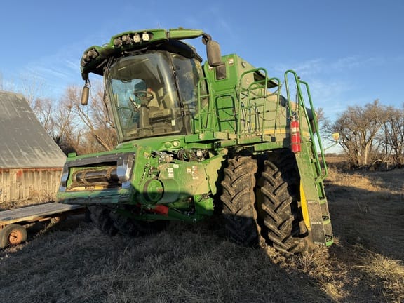 2022 John Deere S780 Equipment Image0
