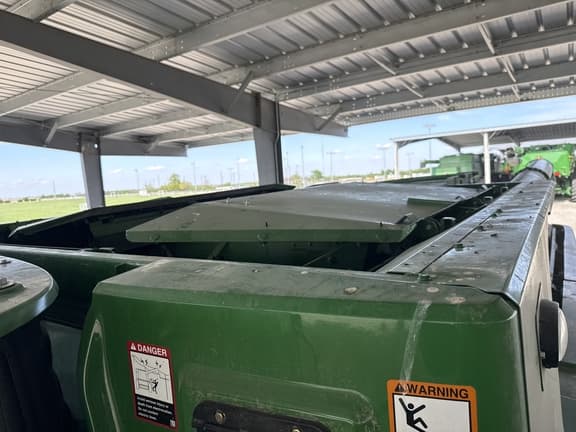 Image of John Deere S780 equipment image 2
